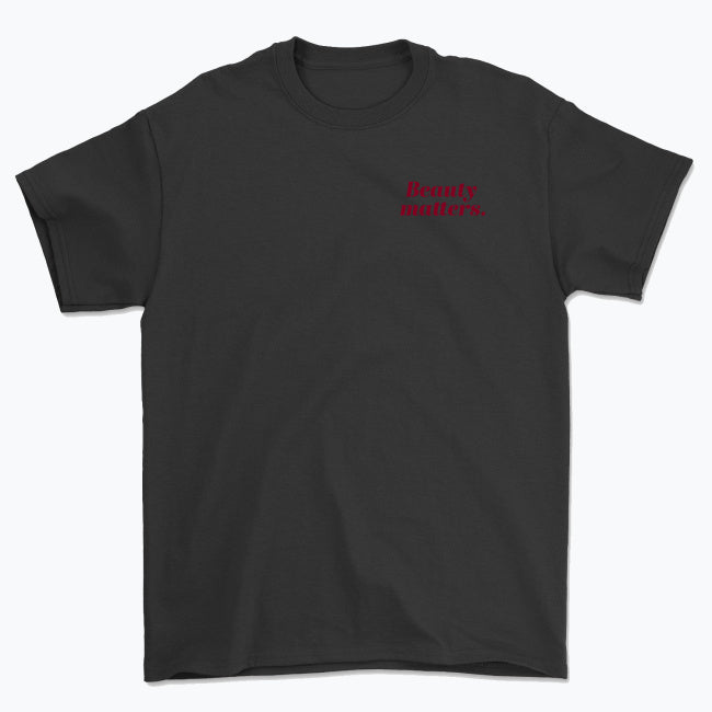 Koszulka unisex z napisem “Beauty matters.”