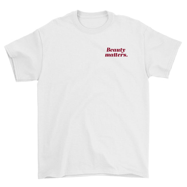 Koszulka unisex z napisem “Beauty matters.”